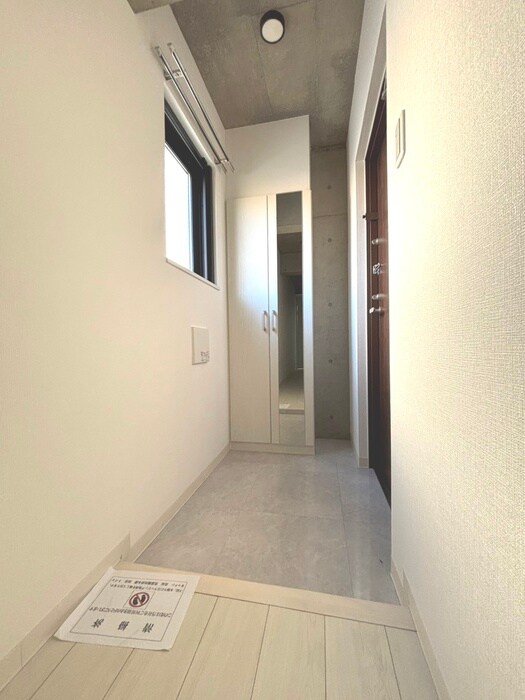 物件内観写真15　(玄関)