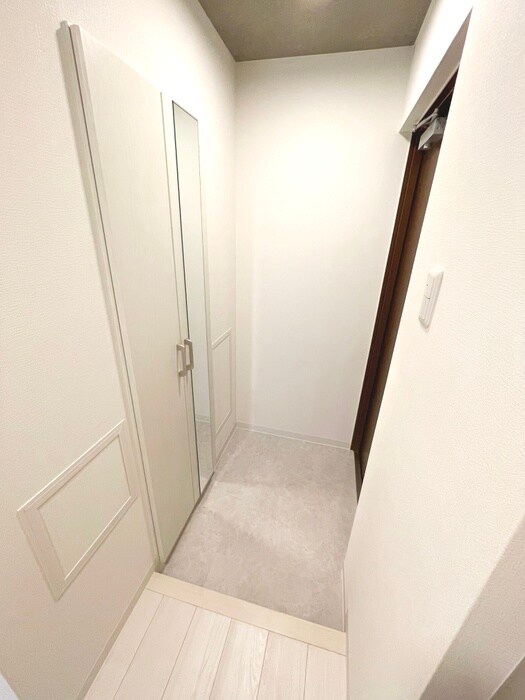 物件内観写真16　(玄関)