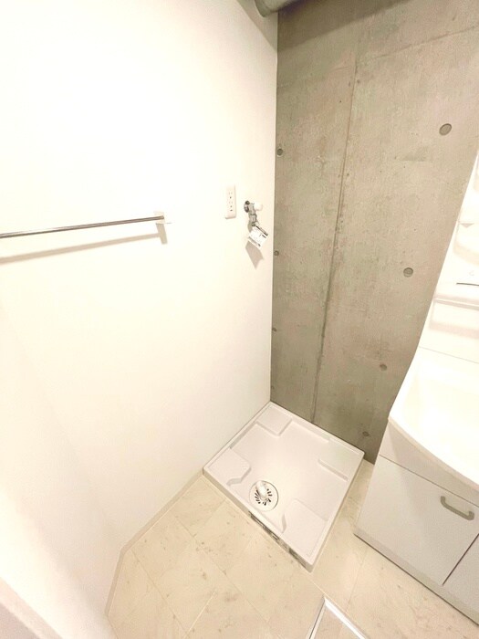 物件内観写真18　(洗濯機置場)