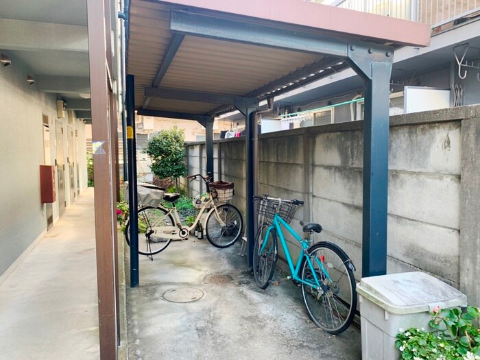 物件外観写真5　(駐輪場)