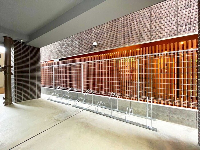 物件外観写真6　(駐輪場)