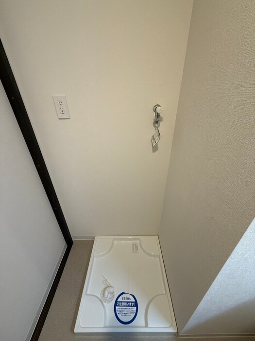 物件内観写真12　(洗濯機置場)