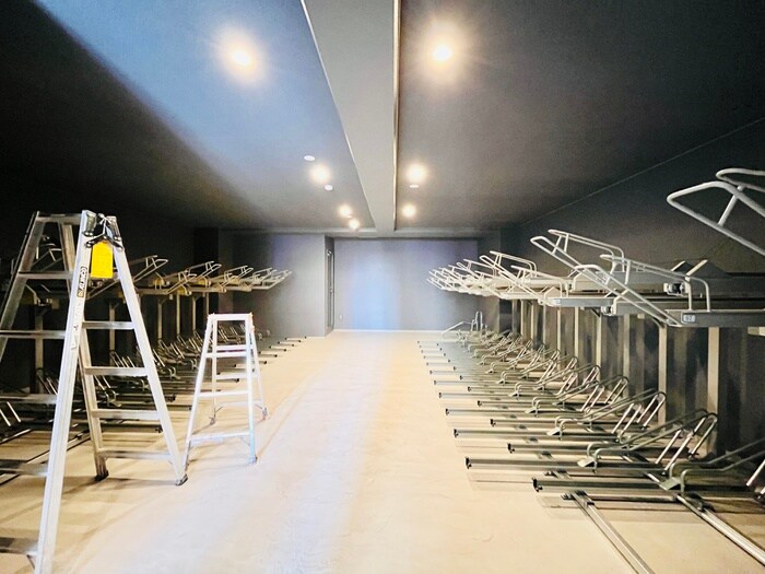 物件外観写真5　(駐輪場)