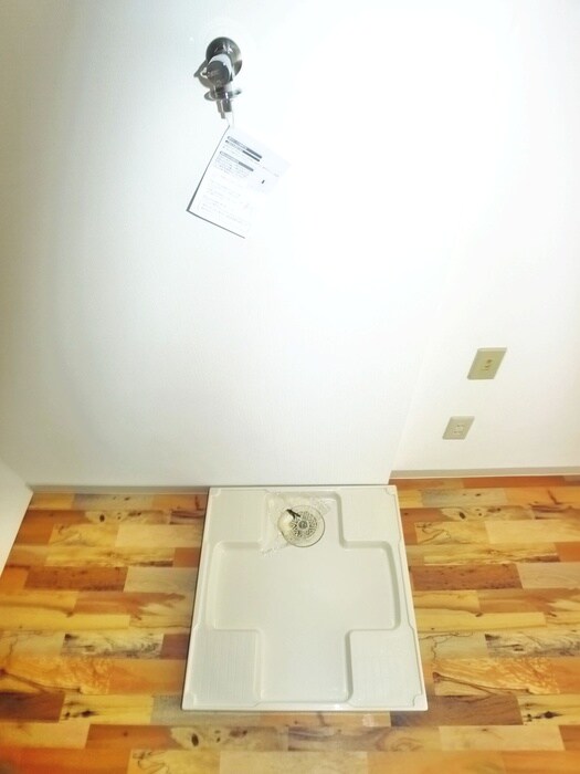 物件内観写真15　(洗濯機置場)