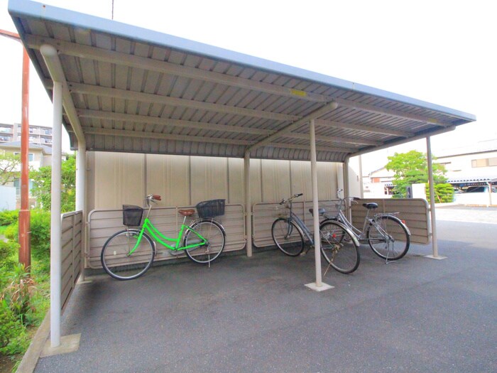 物件外観写真6　(駐輪場)