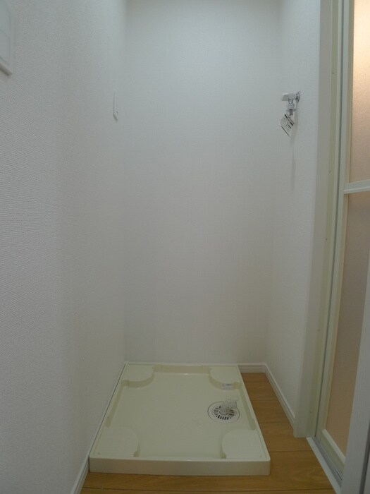 物件内観写真11　(洗濯機置場)