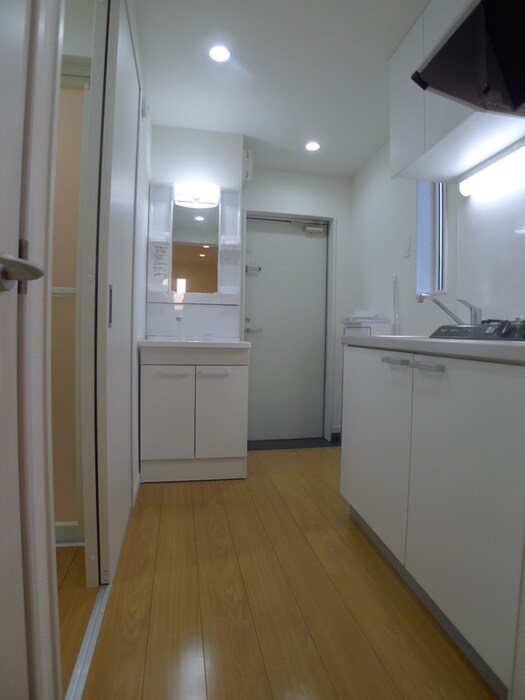 物件内観写真14　(玄関)