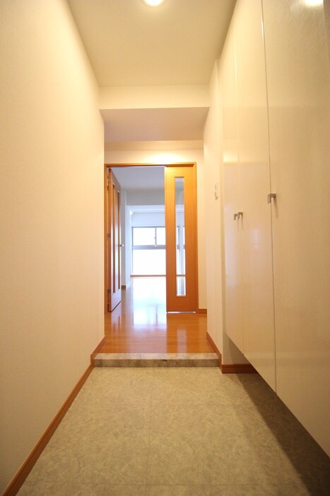 物件内観写真18　(玄関)