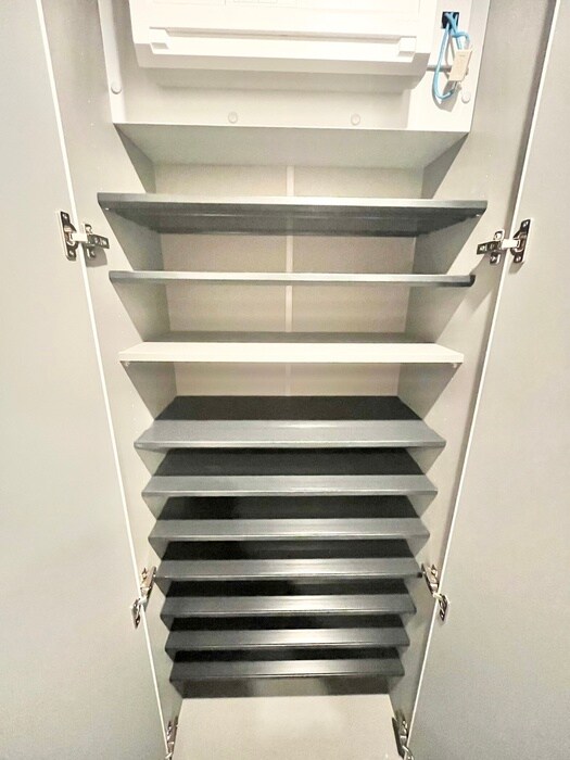 物件内観写真18　(靴箱)