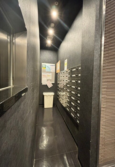 物件外観写真5　(エントランス部分)