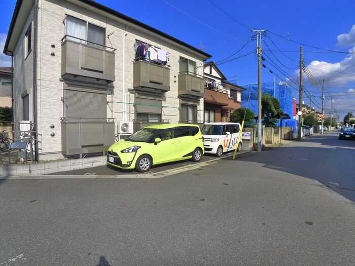 物件外観写真5　(駐車場)