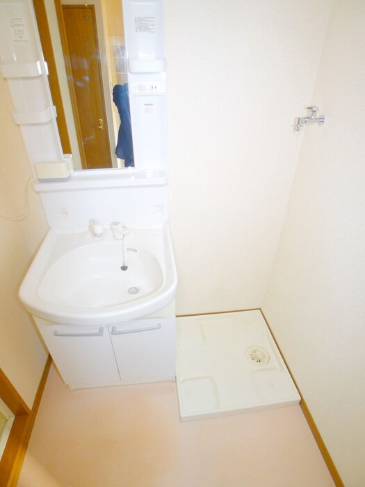 物件内観写真19　(洗濯機置場)