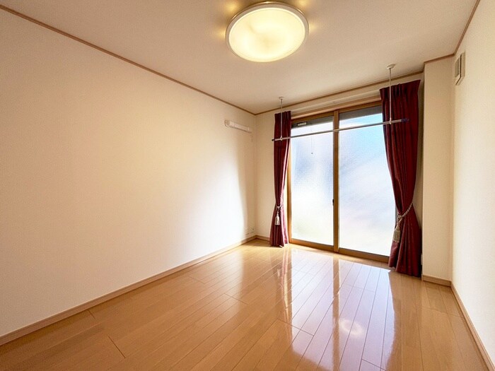 物件内観写真7　(居室)