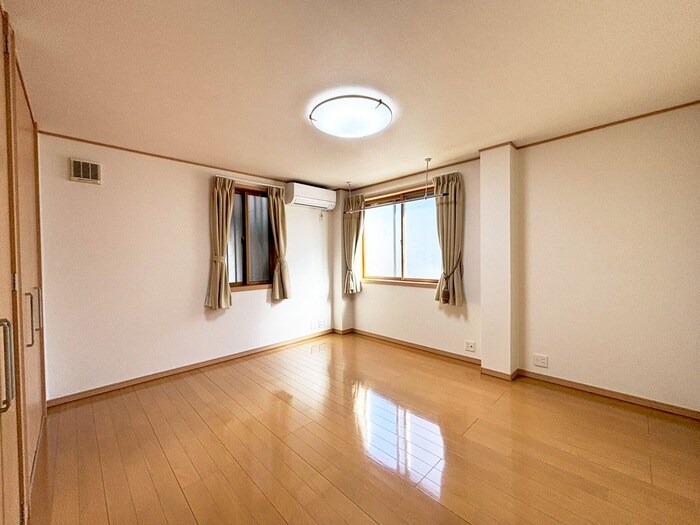 物件内観写真8　(居室)