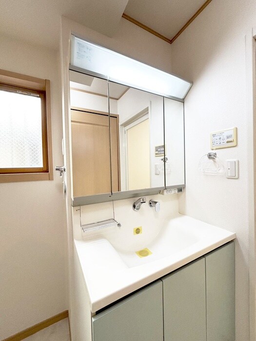 物件内観写真12　(洗面)