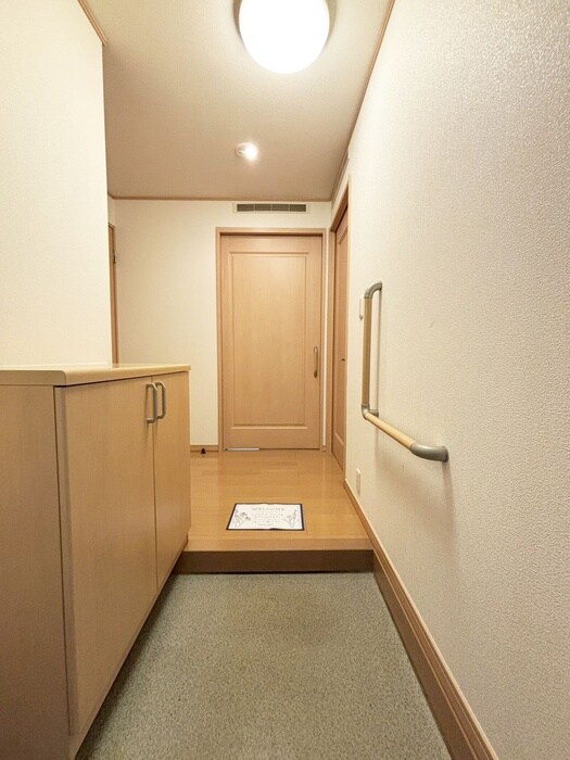 物件内観写真22　(玄関)