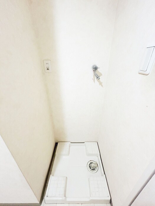 物件内観写真16　(洗濯機置場)