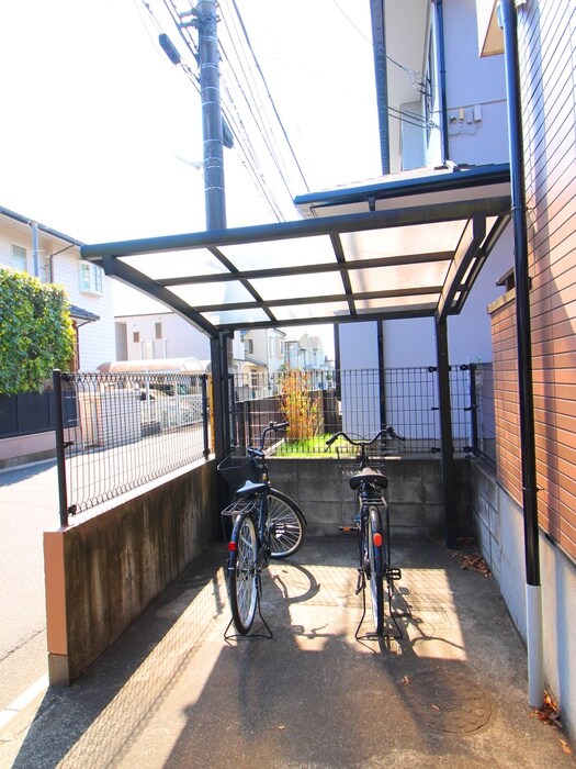 物件外観写真5　(駐輪場)