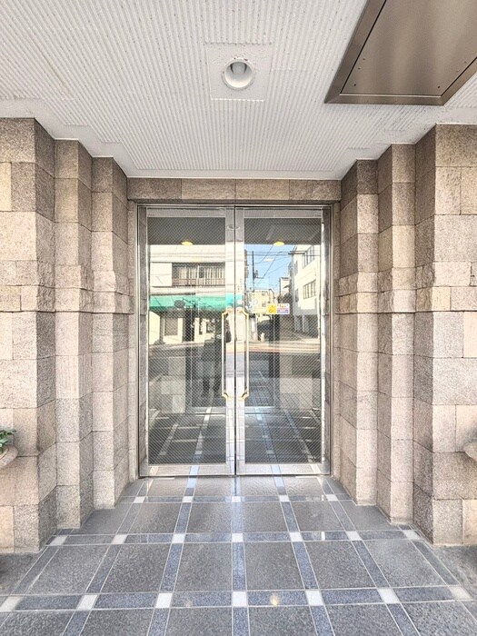 リベルテ新中野のエントランス部分