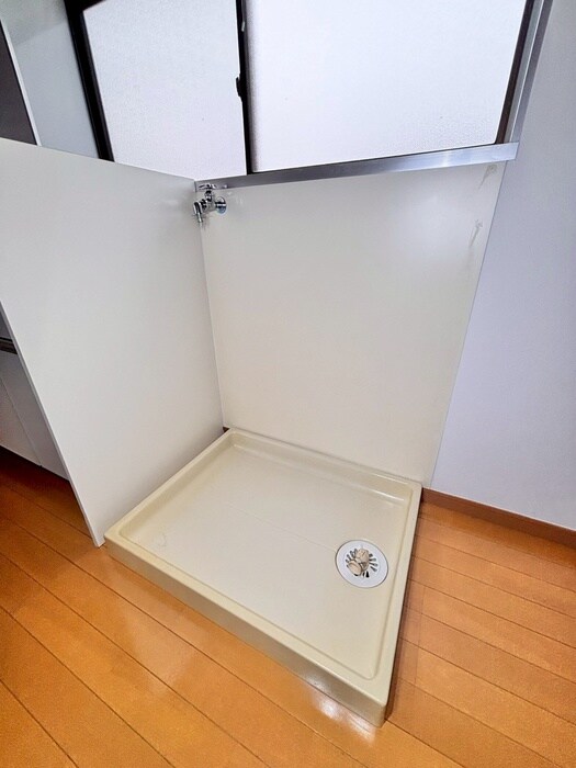 物件内観写真9　(洗濯機置場)