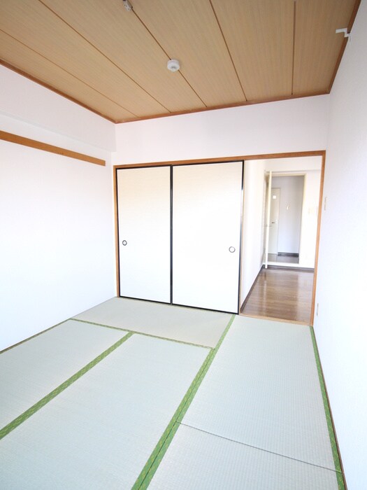 物件内観写真10　(居室)