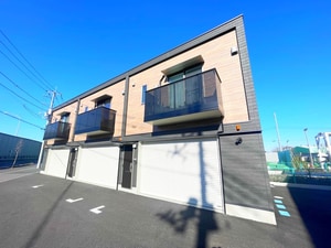 ﾌﾟﾚﾐｱﾑｶﾞﾚｰｼﾞﾊｳｽ浦和美園A棟外観写真