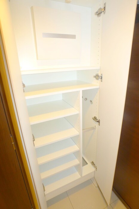 物件内観写真15　(靴箱)