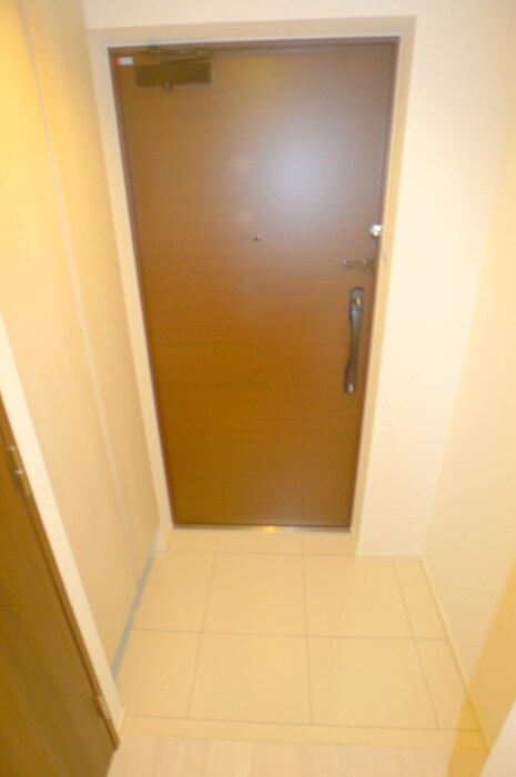 物件内観写真16　(玄関)