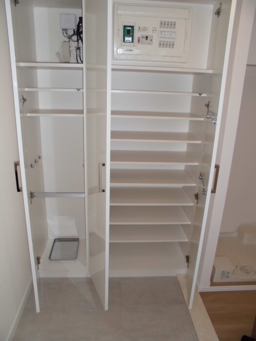 物件内観写真7　(靴箱)