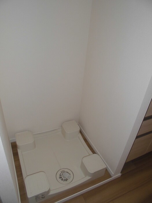 物件内観写真8　(洗濯機置場)