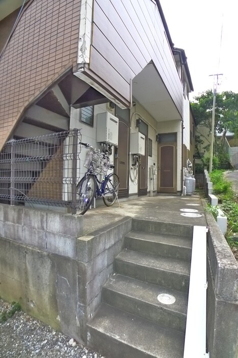 物件外観写真3　(エントランス部分)