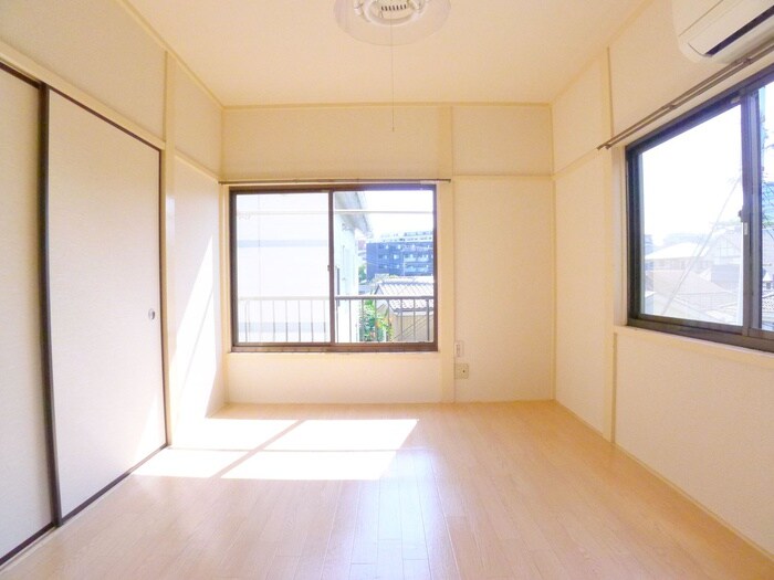 物件内観写真4　(居室)