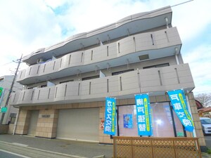 平和マンション（301）外観写真