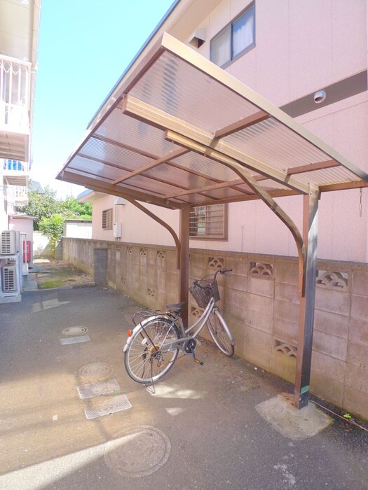 物件外観写真3　(駐輪場)