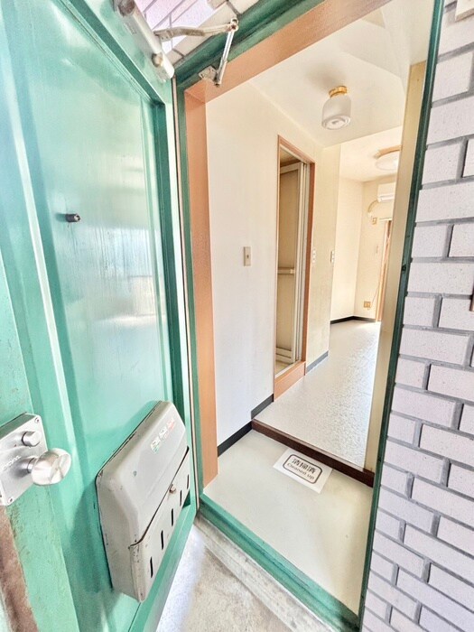 物件内観写真16　(玄関)