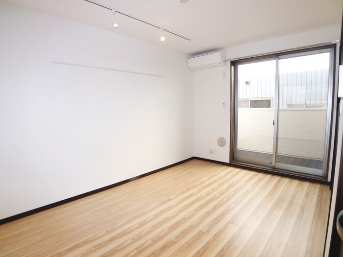 物件内観写真2　(居室)