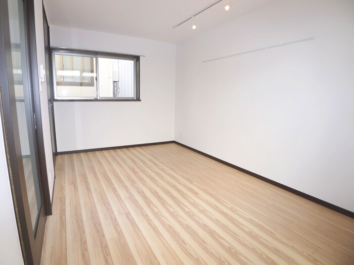 物件内観写真3　(居室)