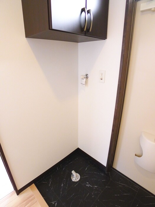 物件内観写真11　(洗濯機置場)