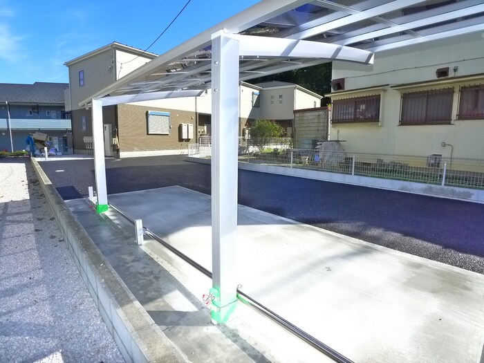 物件外観写真5　(駐輪場)