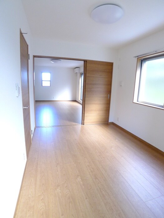 物件内観写真18　(室内からの展望)