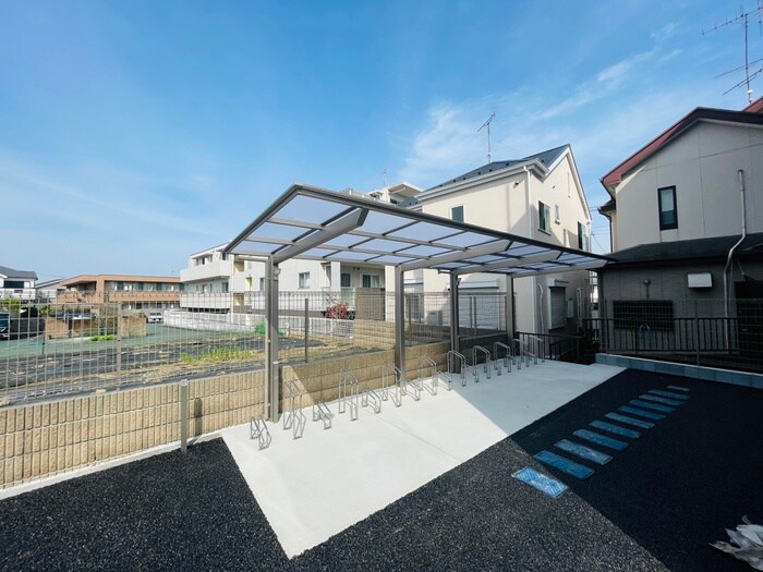 物件外観写真2　(駐輪場)