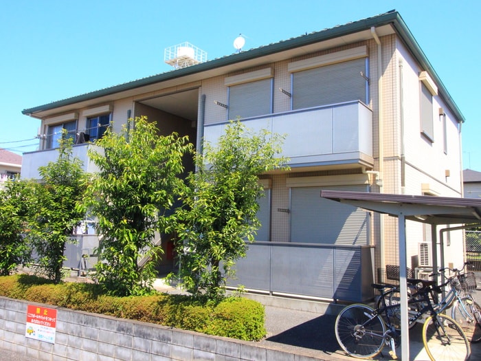 シャトル中央の外観写真