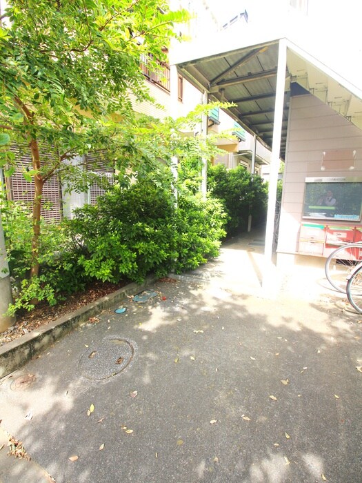 物件外観写真5　(駐輪場)