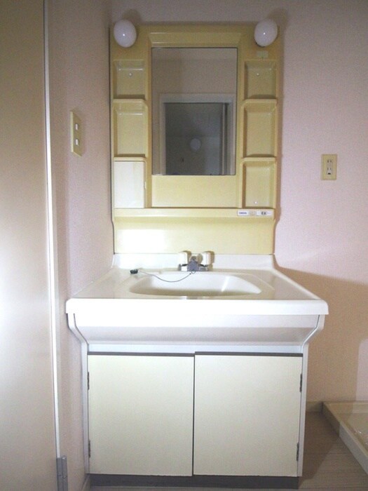 物件内観写真12　(洗面)