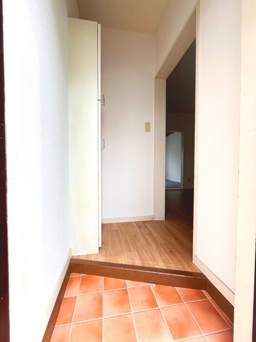 物件内観写真14　(玄関)