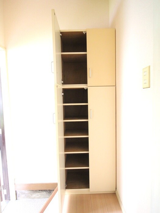 物件内観写真15　(靴箱)