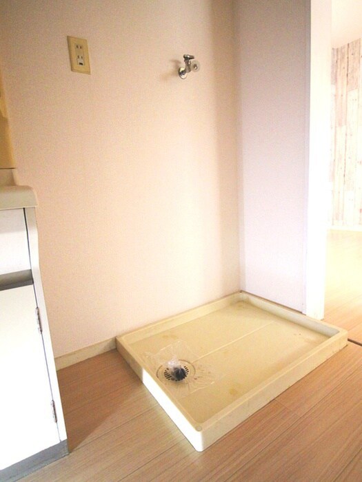 物件内観写真17　(洗濯機置場)