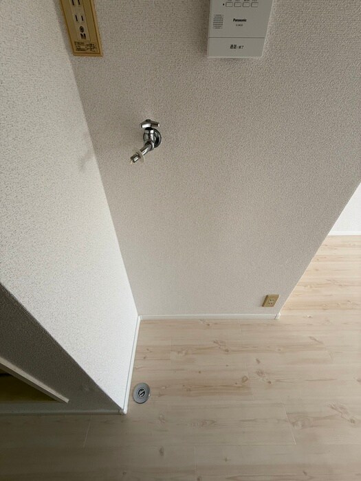 物件内観写真17　(洗濯機置場)