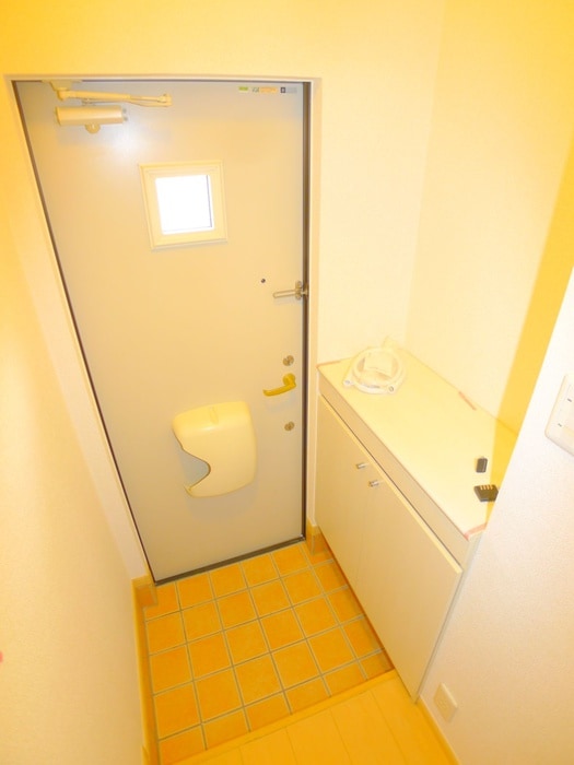 物件内観写真15　(玄関)