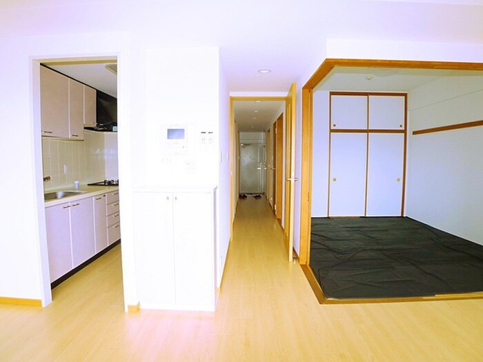 物件内観写真8　(廊下)